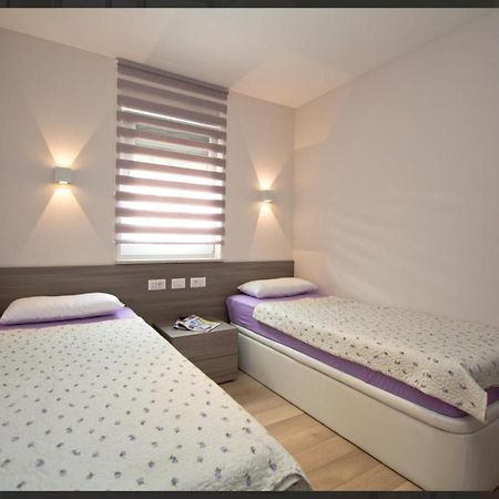 פורץ Adria Apartments מראה חיצוני תמונה